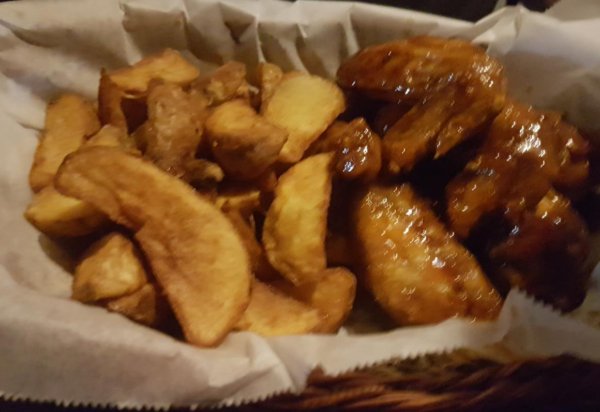 Wingz -N- Tingz — photograph 1