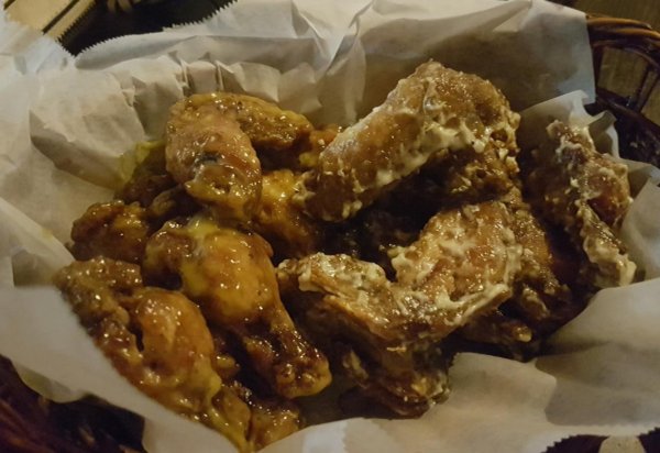 Wingz -N- Tingz — photograph 2