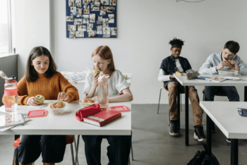 Eight Tips for Schools and Parents to Promote Healthy Eating Habits