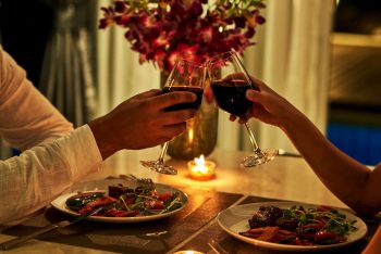 The Scents Men Actually Notice on a Restaurant Date