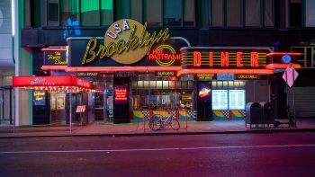 Balancing Creativity and Business in Restaurant Management: How to Excel in Both