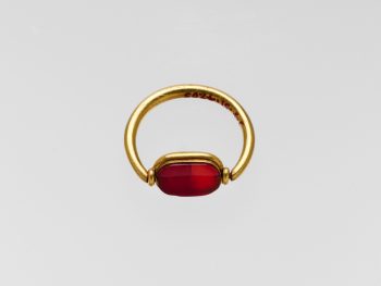 Best Dresses to Match Yellow Gold Diamond Engagement Rings