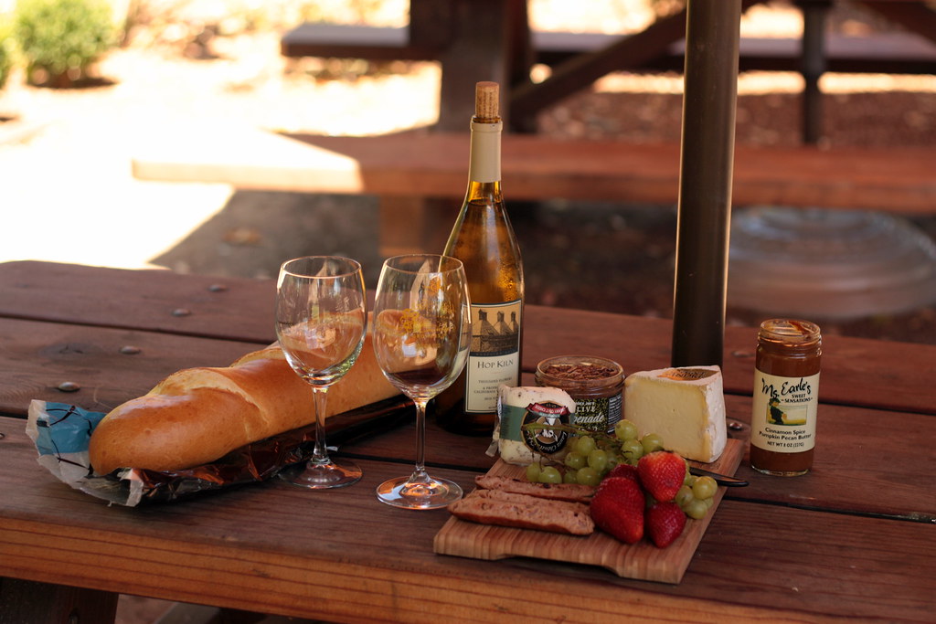 The Complete Guide to Food and Wine Pairing: From the Kitchen to the Table