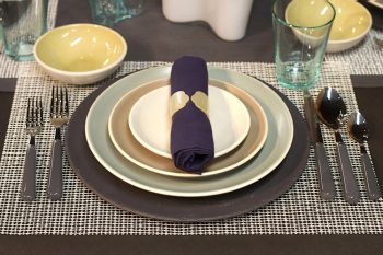 How to Set a Dinner Table: A Holiday Checklist