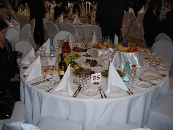 Why Melbourne Restaurants Rely on Commercial Dry Cleaning Services
