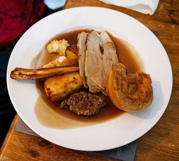Holiday Dinner on a Budget: Planning the Feast Before the Bills Arrive
