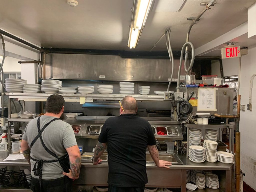 What Restaurant Owners Often Underestimate When Opening a Second Location
